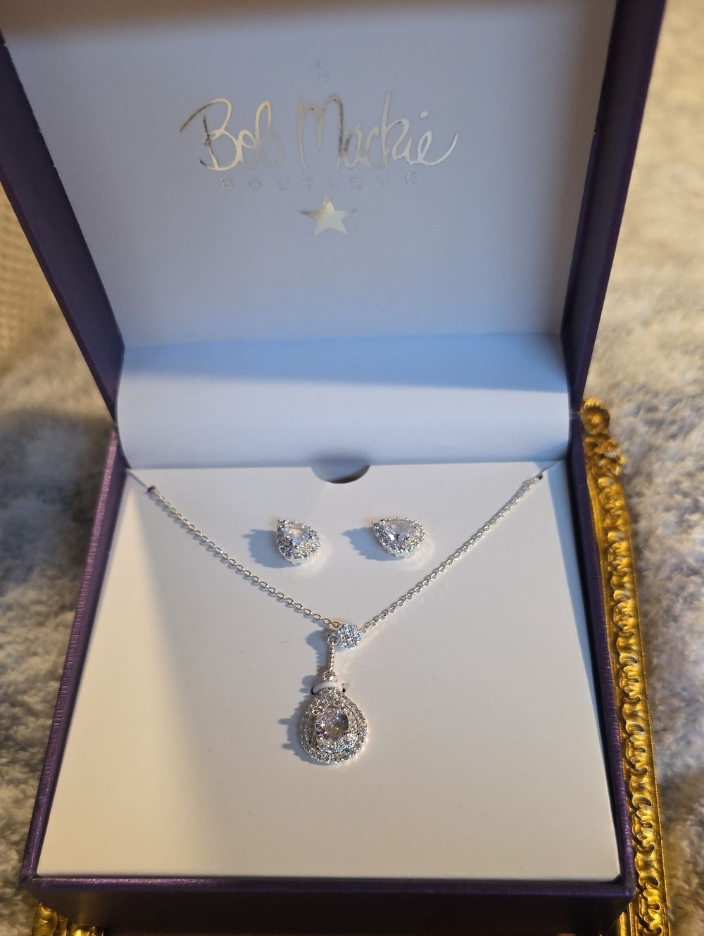 NWT Bob Mackie Boutique Teardrop Pendant Necklace & Earrings Set Silver JBM-5010